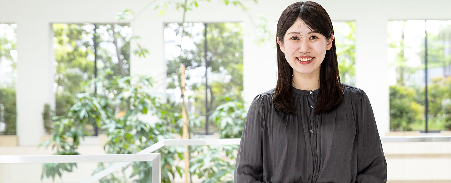 コンサルティング営業部所長の女性の写真